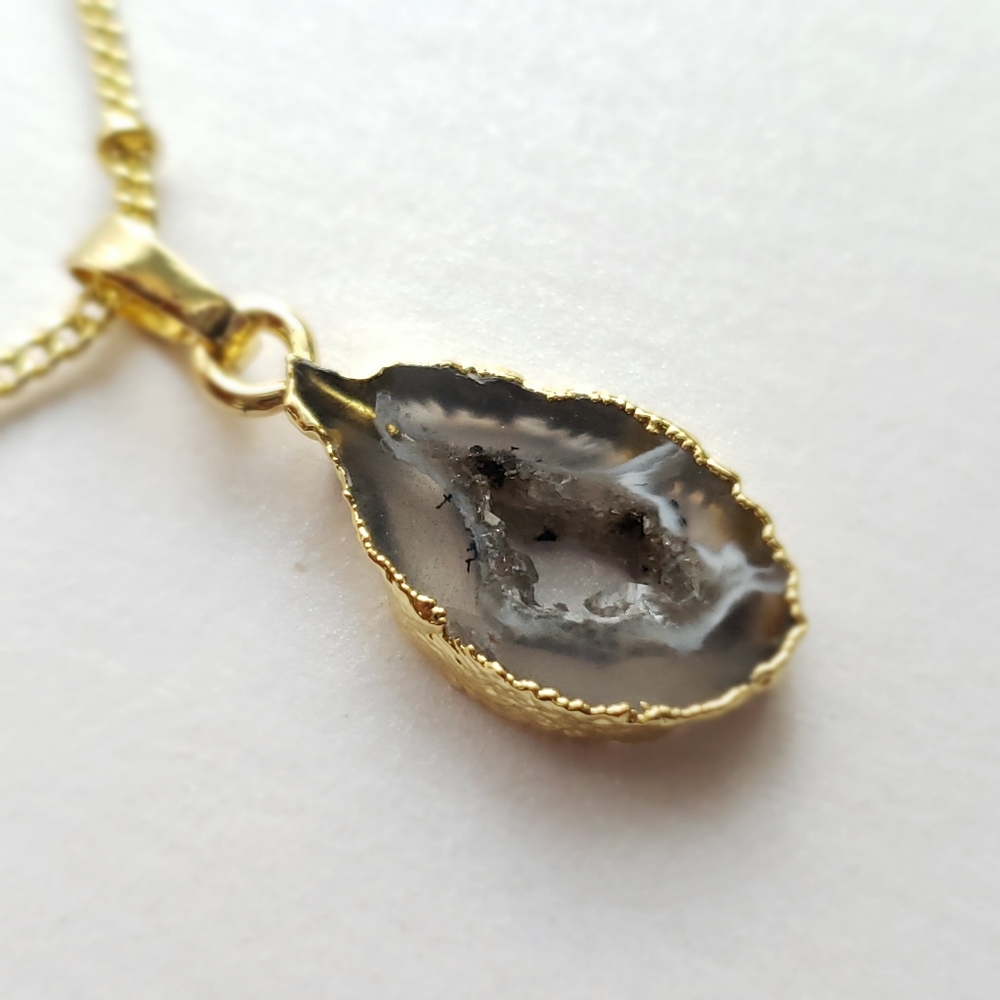 Natural Geode Slice Necklace - Picture 4 of 7